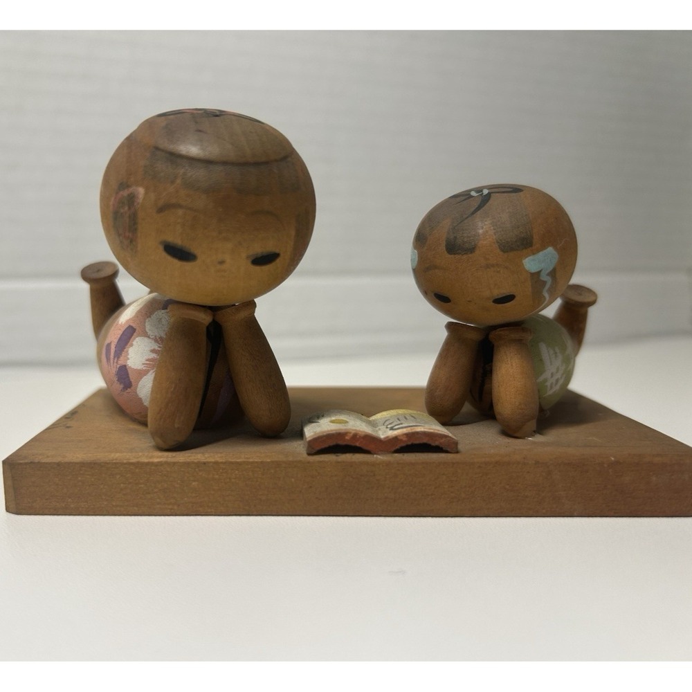 Mini Kokeshi Doll 8cm Reading Scene Handcrafted Collectible G44